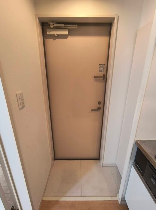 物件内観写真14　(玄関)