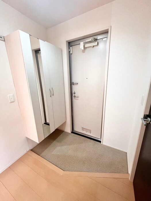 物件内観写真17　(玄関)