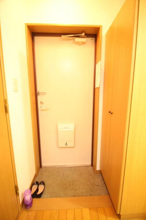 物件内観写真16　(玄関)