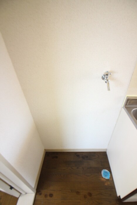 物件内観写真10　(洗濯機置場)