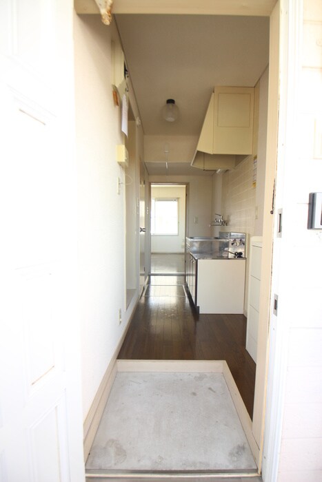 物件内観写真13　(玄関)