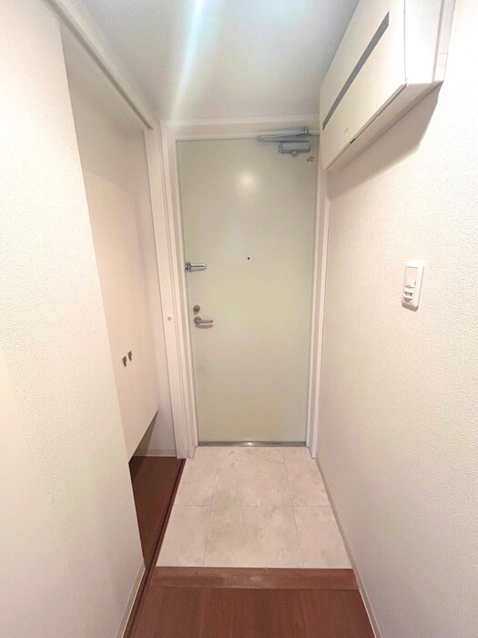 物件内観写真17　(玄関)