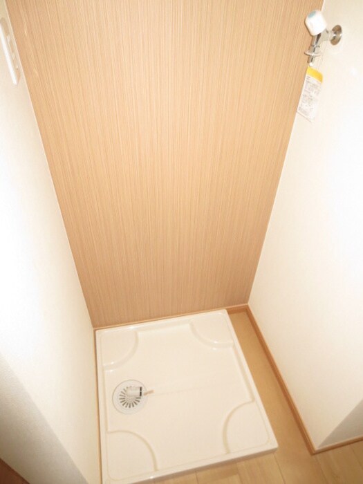 物件内観写真11　(洗濯機置場)