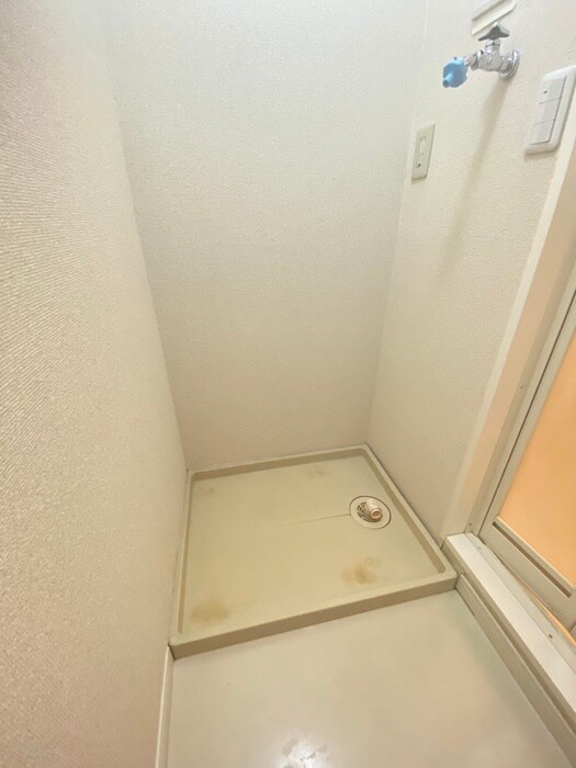 物件内観写真15　(洗濯機置場)