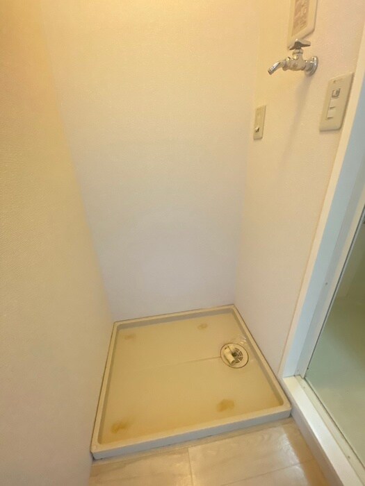 物件内観写真15　(洗濯機置場)