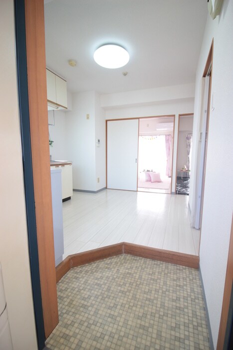 物件内観写真7　(玄関)