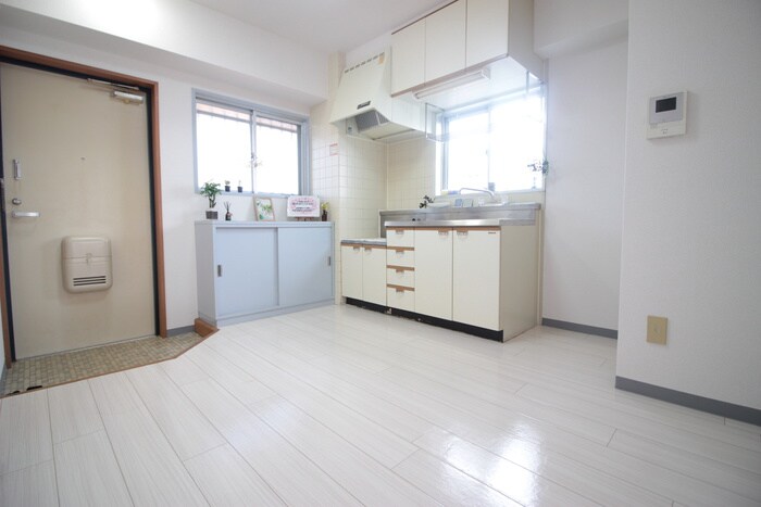 物件内観写真13　(廊下)