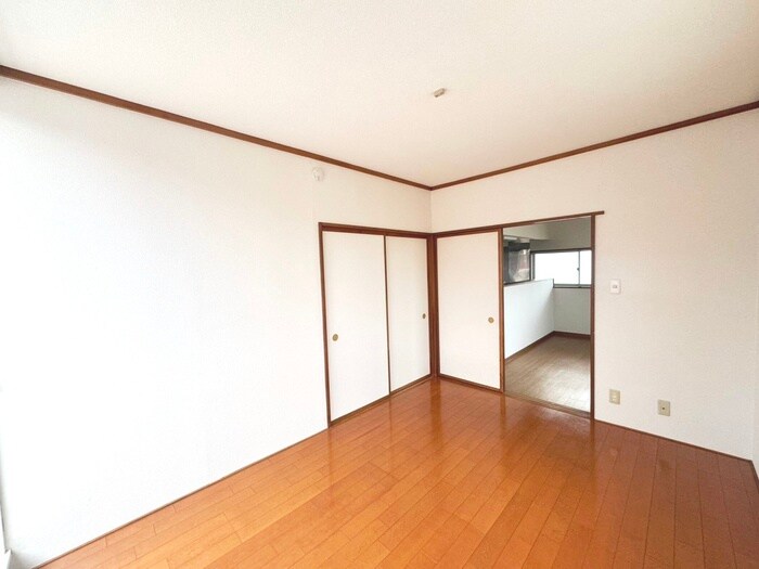 物件内観写真8　(居室)