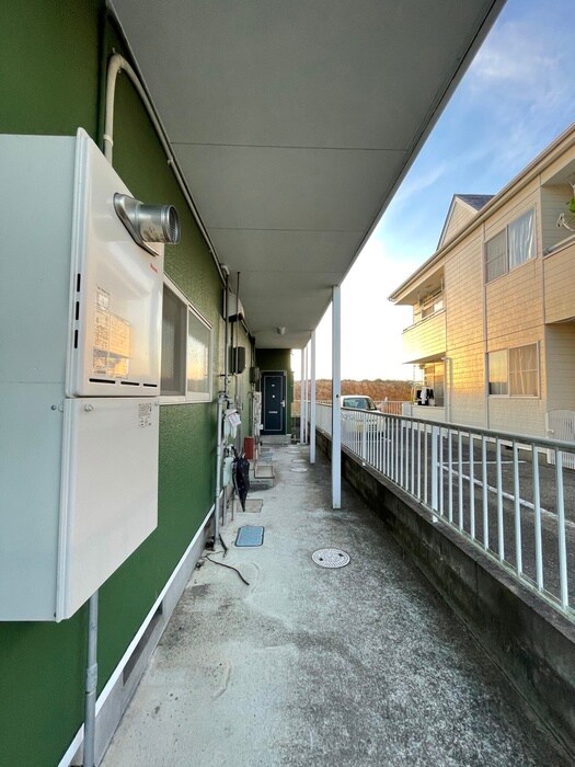 物件外観写真6　(エントランス部分)