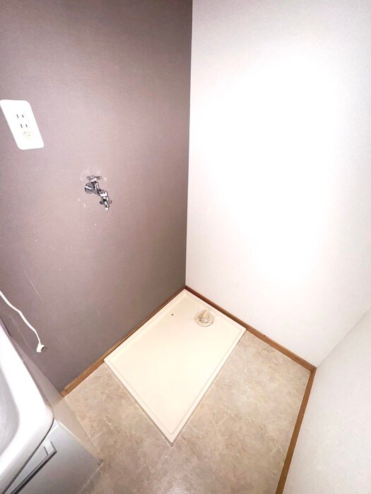 物件内観写真13　(洗濯機置場)