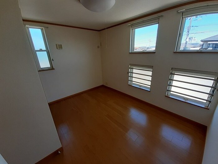 物件内観写真8　(居室)