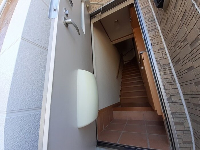 物件内観写真14　(玄関)