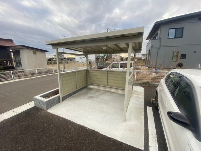 物件外観写真3　(駐輪場)