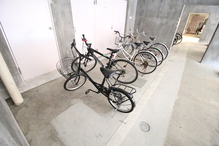物件外観写真5　(駐輪場)