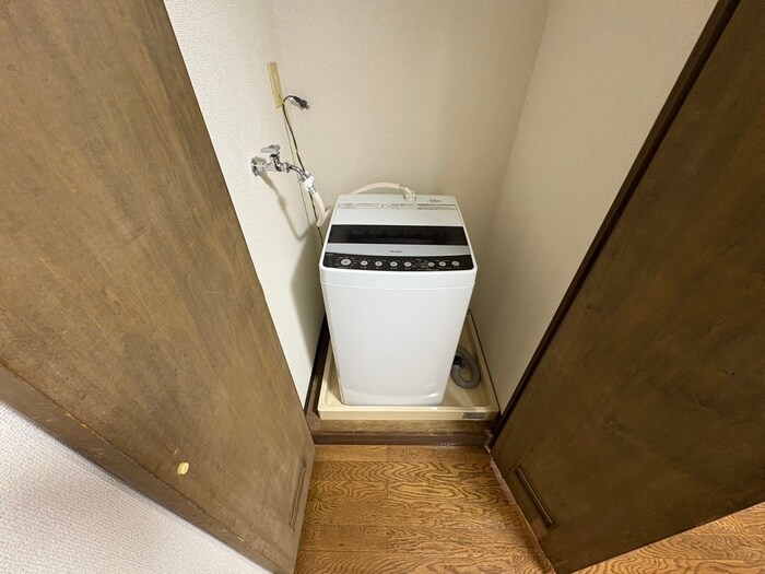 物件内観写真13　(洗濯機置場)