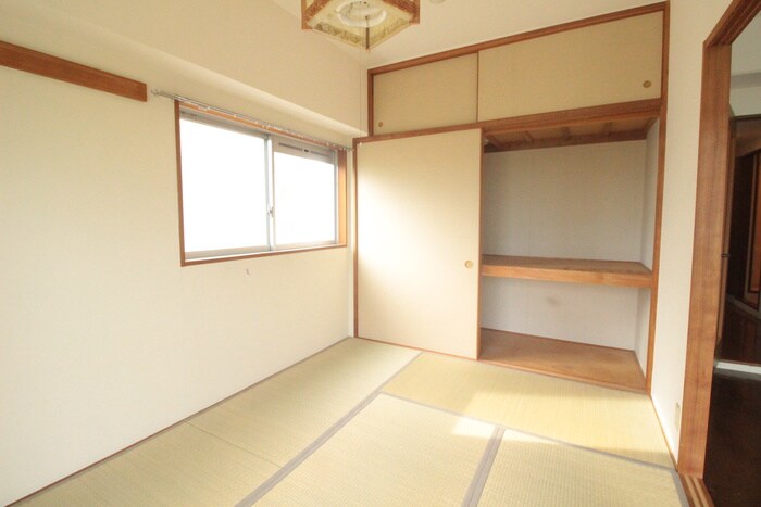 物件内観写真8　(居室)