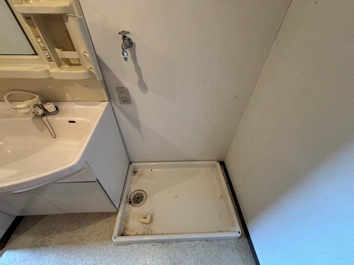 物件内観写真15　(洗濯機置場)