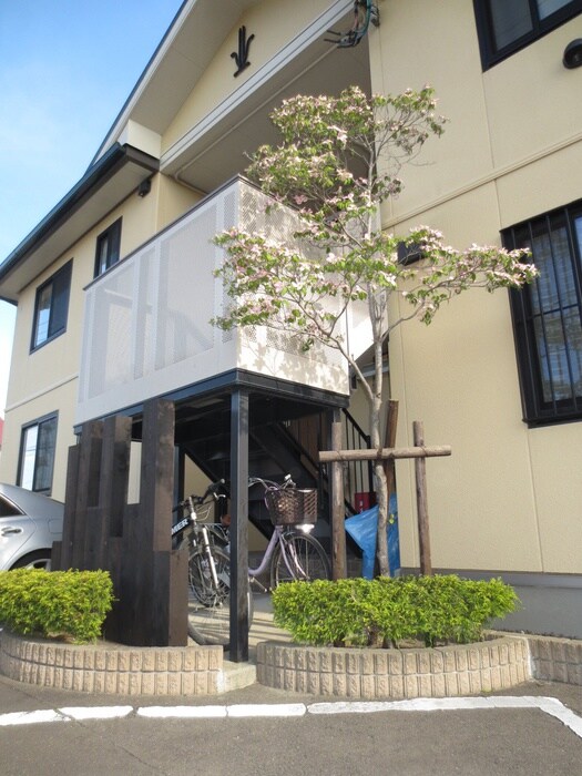 物件外観写真5　(エントランス部分)