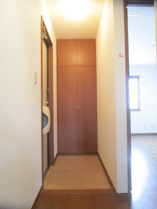 物件内観写真11　(廊下)