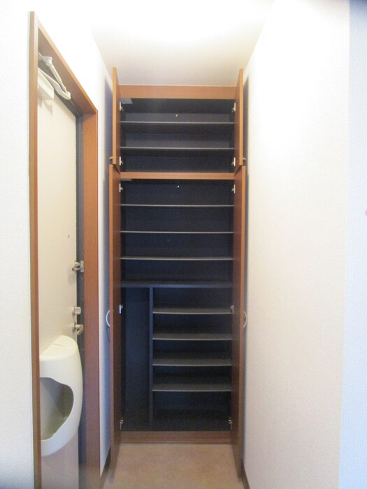 物件内観写真12　(靴箱)