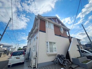 ホワイトキャッスル中倉９番館外観写真