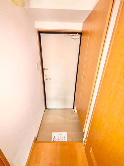 物件内観写真17　(玄関)