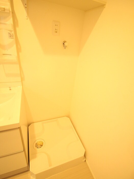 物件内観写真13　(洗濯機置場)