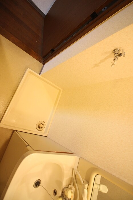 物件内観写真12　(洗濯機置場)