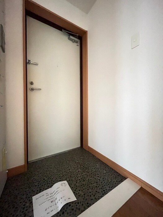 物件内観写真16　(玄関)
