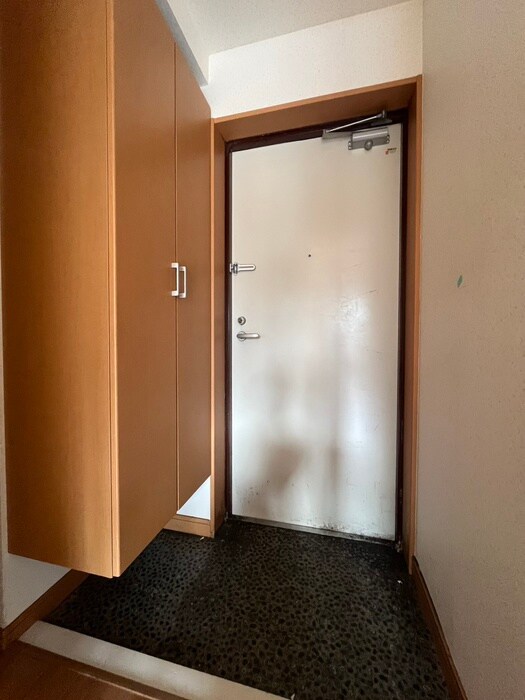 物件内観写真16　(玄関)