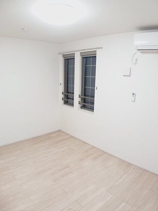 物件内観写真13　(居室)