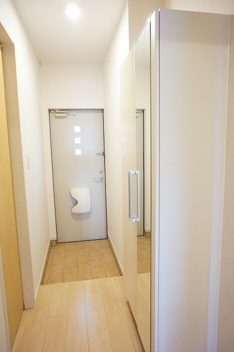 物件内観写真16　(玄関)