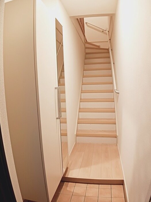 物件内観写真16　(玄関)