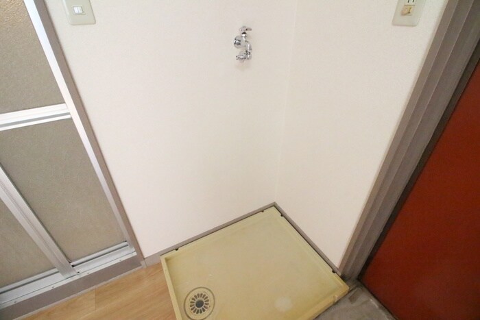 物件内観写真17　(洗濯機置場)