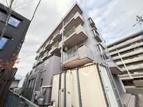 一番館の外観写真