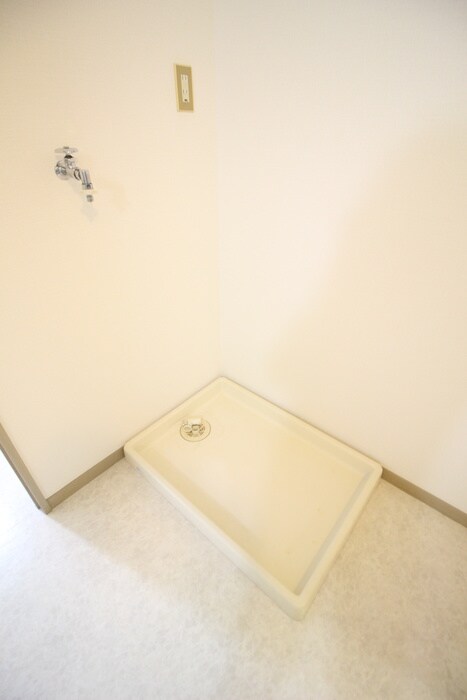 物件内観写真12　(洗濯機置場)