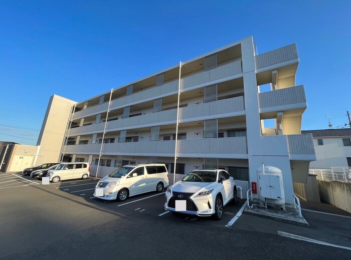 物件外観写真5　(駐車場)