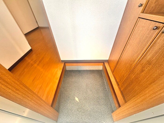 物件内観写真19　(玄関)