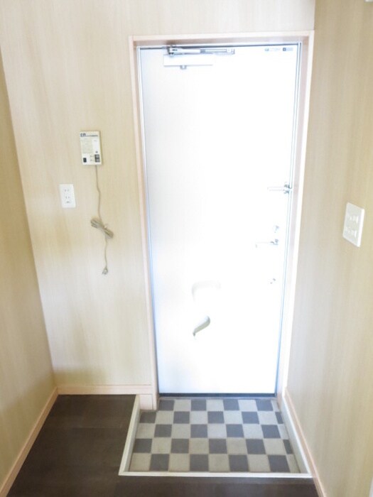 物件内観写真7　(玄関)