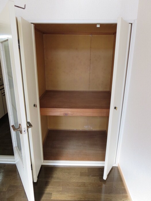 物件内観写真12　(収納)