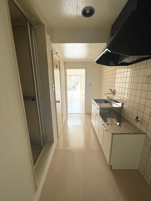 物件内観写真18　(廊下)