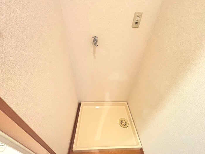 物件内観写真14　(洗濯機置場)