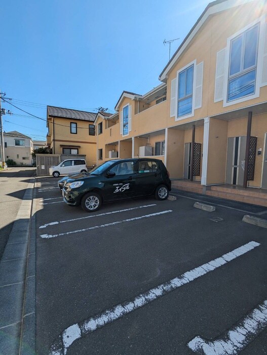 物件外観写真2　(駐車場)