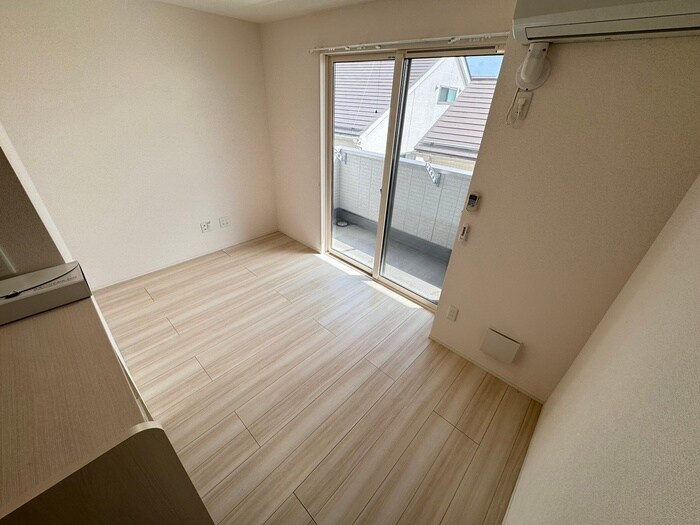 物件内観写真4　(居室)