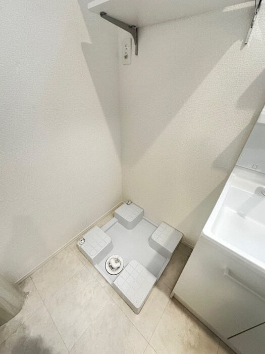 物件内観写真11　(洗濯機置場)