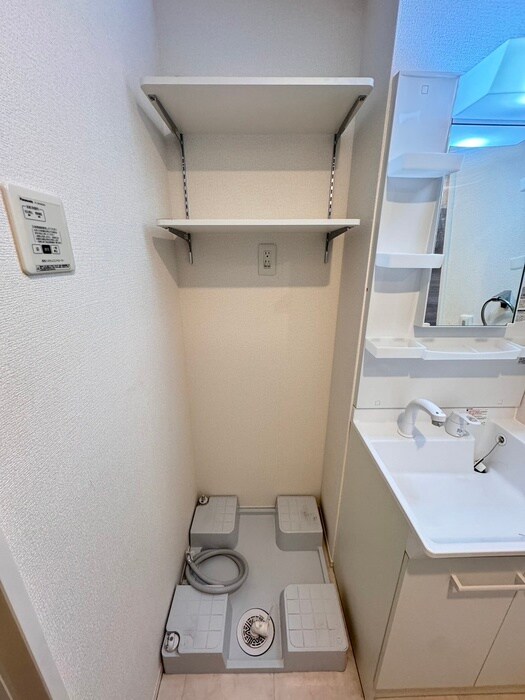 物件内観写真11　(洗濯機置場)