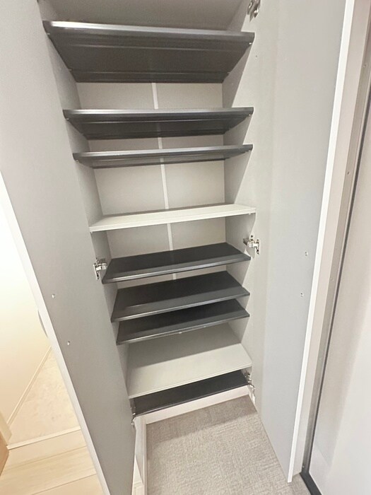 物件内観写真15　(靴箱)