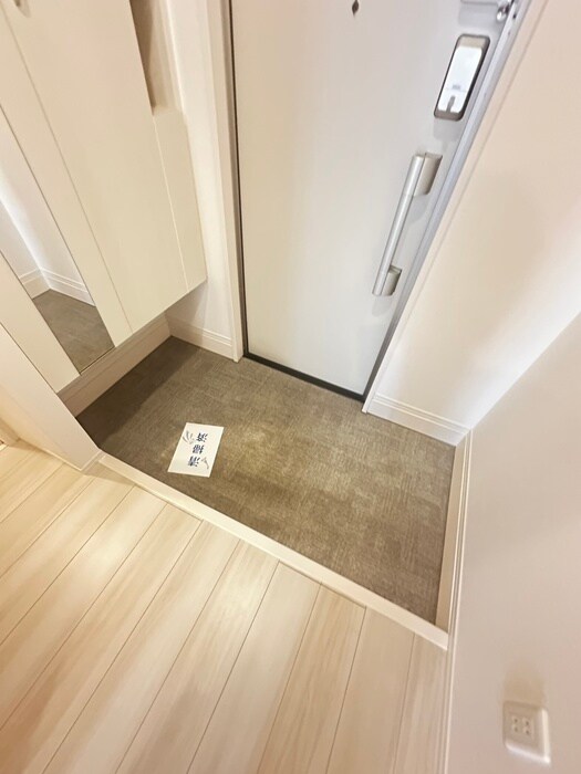 物件内観写真16　(玄関)