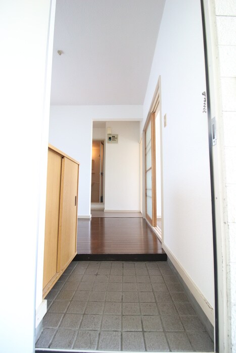 物件内観写真16　(玄関)