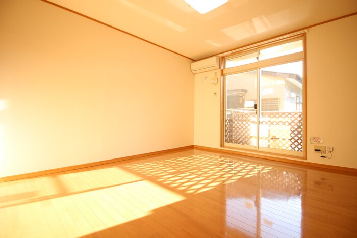 物件内観写真3　(居室)